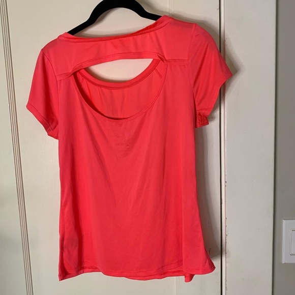 Aeropostale Active Top Size M In neon pink - Picture 2 of 3